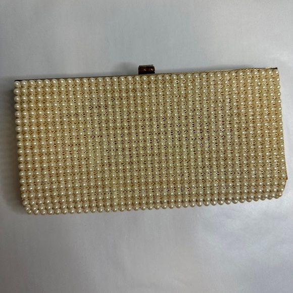Vintage Clutch with Faux “Pearls” and Gold Snap Closure - Picture 2 of 9